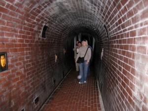 tackytunnels
